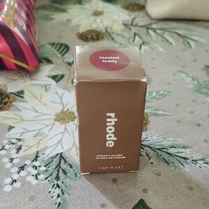 RHODE Blush in Brown for a Natural Glow